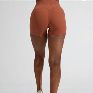 BuffBunny Women's Brown 6in legacy shorts